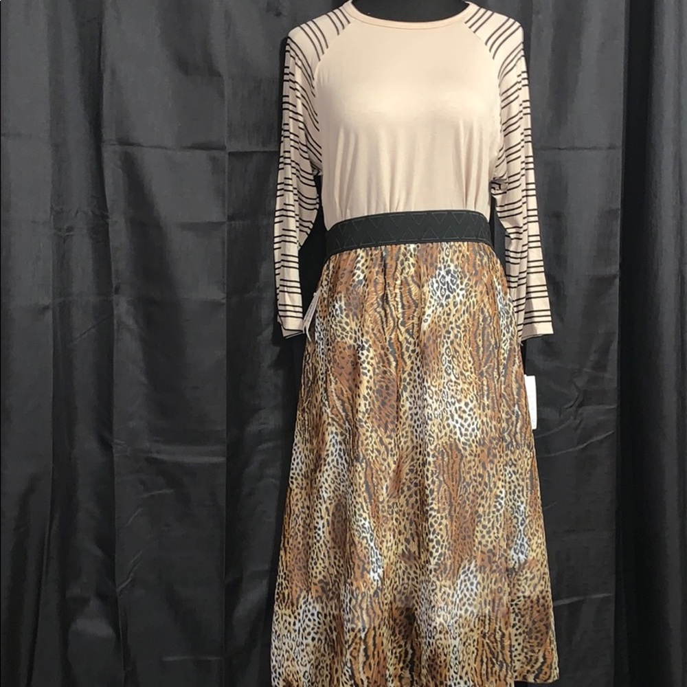 🌸 LuLaRoe Randy with LuLaRoe LoLa